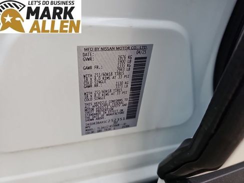 Used 2025 Nissan Pathfinder SV FWD image 33