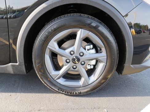 New 2025 Kia K4 LXS image 10