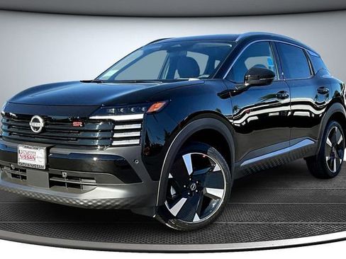 New 2026 Nissan Kicks SR image 2