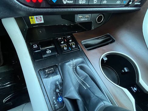 Used 2022 Lexus RX 450h AWD w/ Premium Package image 29