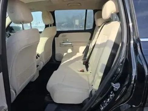 Used 2021 Mercedes-Benz GLB 250 4MATIC w/ Premium Package image 5