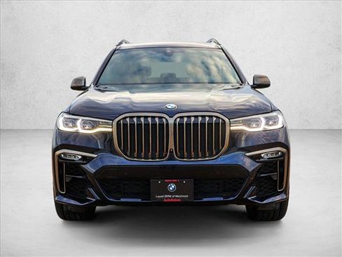 Used 2022 BMW X7 M50i w/ Dynamic Handling Package image 2