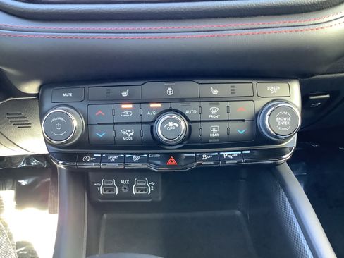 Used 2023 Dodge Durango GT AWD/4WD image 19