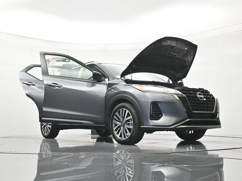 Certified 2024 Nissan Kicks SR FWD image 48