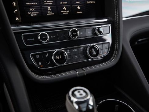 Used 2024 Bentley Bentayga Extended Wheelbase image 44