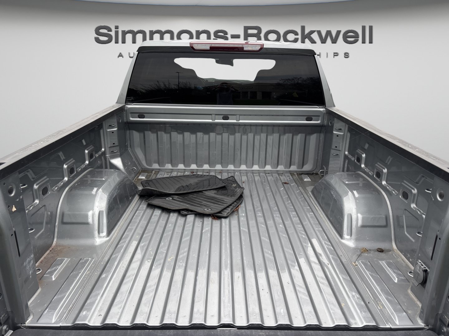 Used 2024 Chevrolet Silverado 1500 LT AWD/4WD image 9