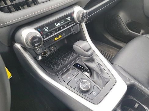 Used 2024 Toyota RAV4 LE image 13
