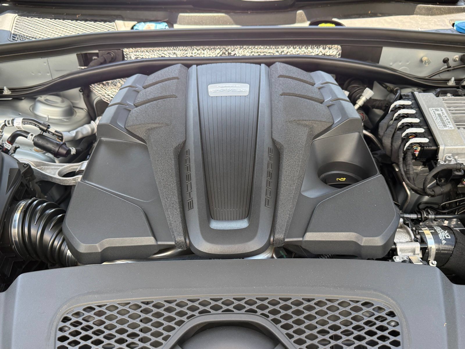Used 2023 Porsche Macan S AWD/4WD image 43