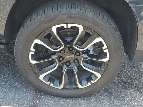Used 2022 GMC Yukon XL Denali AWD/4WD image 34