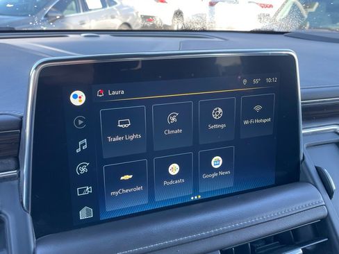 Used 2022 Chevrolet Suburban LT w/ Luxury Package image 17