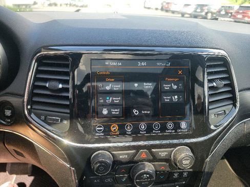 Used 2021 Jeep Grand Cherokee Limited AWD/4WD image 10