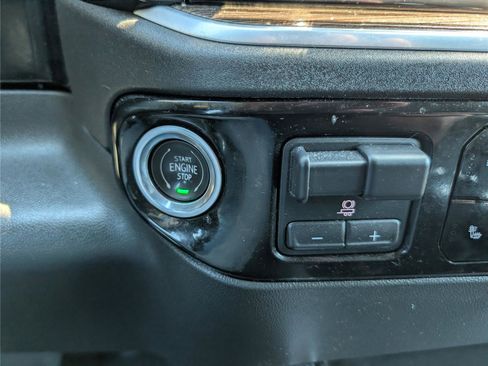 Used 2022 Chevrolet Silverado 1500 RST w/ Convenience Package II AWD/4WD image 25