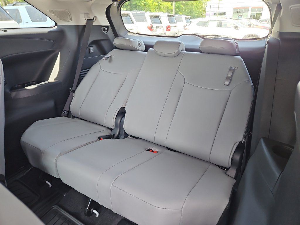 New 2026 Toyota Sienna XLE AWD/4WD image 23