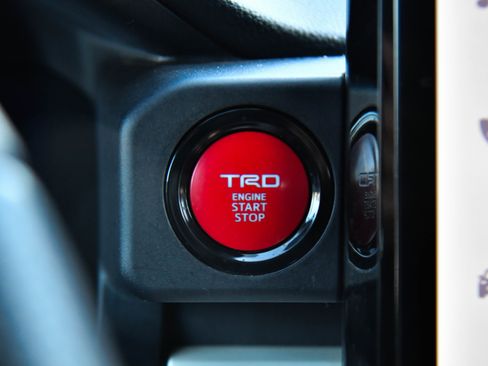 Used 2024 Toyota Tacoma TRD Off-Road image 30