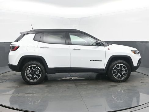 New 2026 Jeep Compass Trailhawk image 6