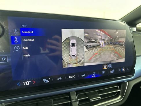 Used 2026 Chevrolet Equinox EV LT w/ LPO, Blackout Package FWD image 18