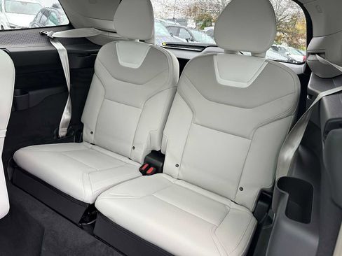 New 2025 Volvo EX90 Ultra w/ Protection Package Premier image 17