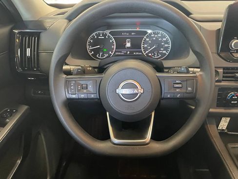 Certified 2025 Nissan Pathfinder S FWD image 13