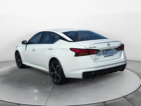 Used 2023 Nissan Altima 2.5 SR FWD image 3