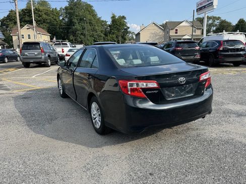 Used 2012 Toyota Camry LE image 12