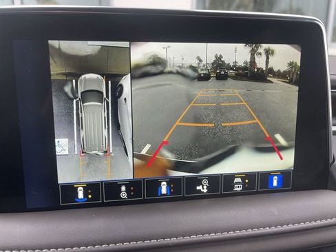 Used 2024 Chevrolet Suburban LT w/ LT Signature Package image 13