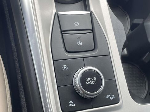 Used 2021 Ford Explorer XLT w/ Equipment Group 202A image 22