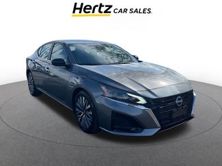 Used 2025 Nissan Altima 2.5 SV video 1