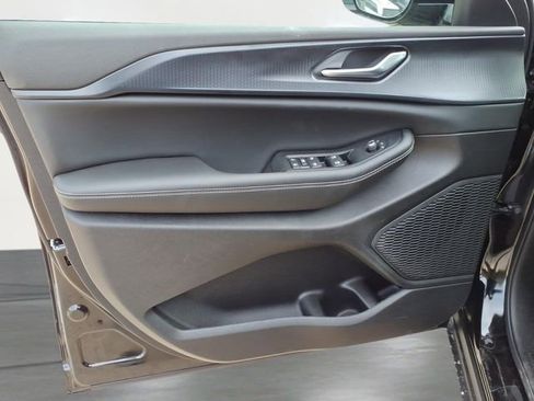 New 2025 Jeep Grand Cherokee Altitude AWD/4WD image 14