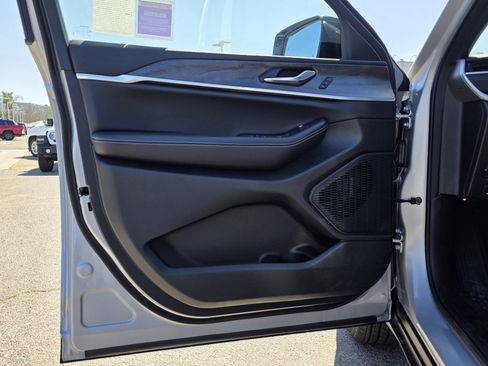 New 2025 Jeep Grand Cherokee Limited image 11