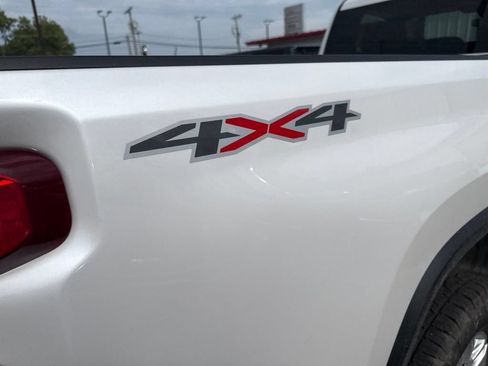 Used 2024 Chevrolet Silverado 2500 LT AWD/4WD image 22