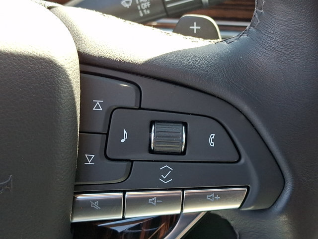 Used 2023 Cadillac Escalade Premium Luxury AWD/4WD image 25