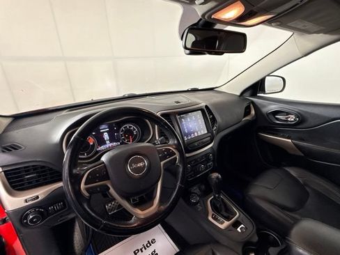 Used 2018 Jeep Cherokee Limited w/ High Altitude Package AWD/4WD image 16