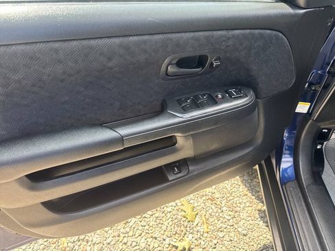 Used 2005 Honda CR-V LX image 12
