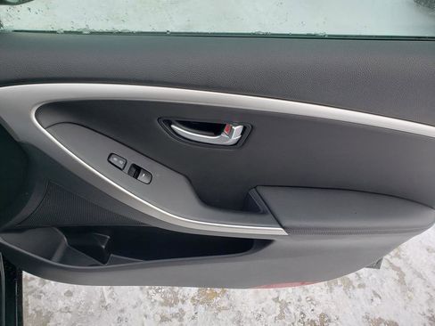 Used 2016 Hyundai Elantra GT w/ Option Group 03 image 25