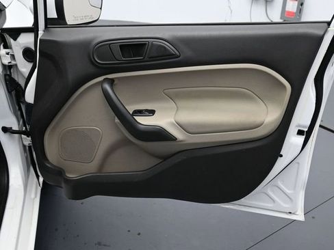 Used 2018 Ford Fiesta SE image 28