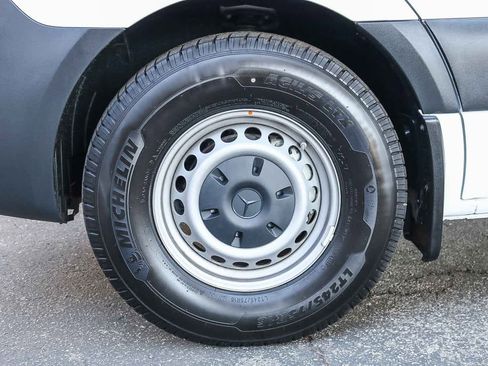 New 2024 Mercedes-Benz eSprinter 170 Cargo image 11