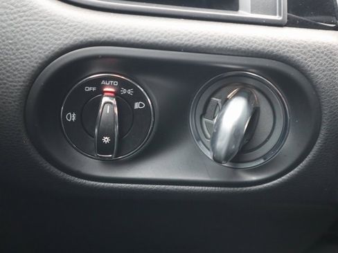 Certified 2024 Porsche Macan image 30