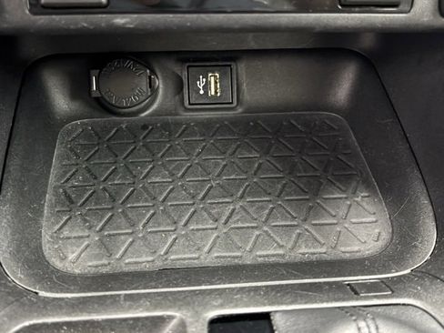 Used 2023 Toyota RAV4 XLE Premium image 29