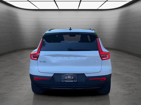 Used 2021 Volvo XC40 P8 Recharge w/ Advanced Package image 5