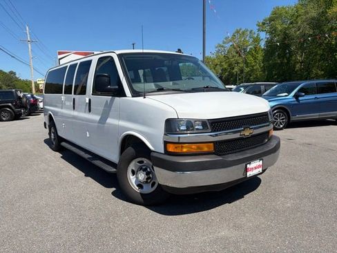 Used 2016 Chevrolet Express 3500 LT w/ LT Preferred Equipment Group RWD image 2