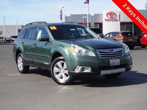 Used 2012 Subaru Outback 3.6R Limited image 2