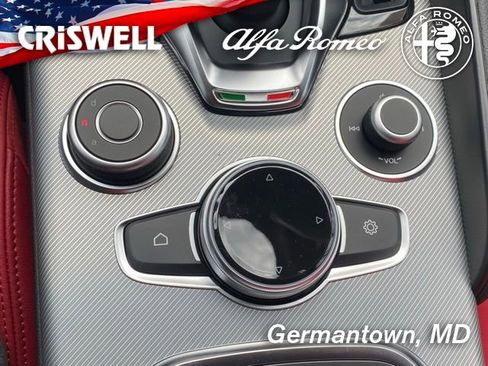 New 2025 Alfa Romeo Giulia AWD image 33