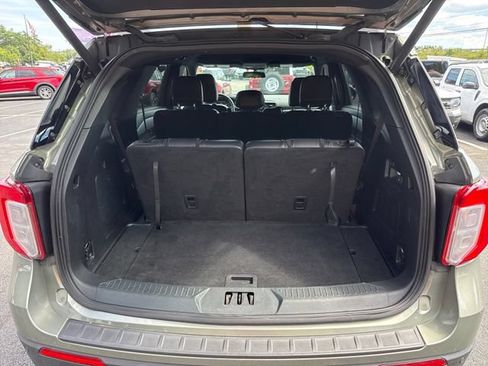 Used 2020 Ford Explorer XLT w/ Equipment Group 202A AWD/4WD image 14