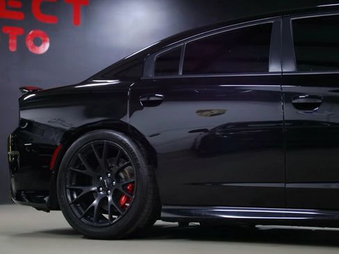 Used 2019 Dodge Charger SRT Hellcat w/ Navigation & Travel Group image 12