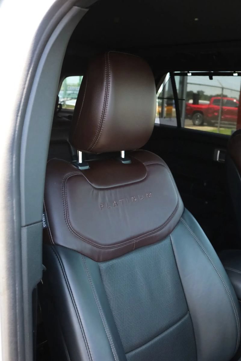 Used 2020 Ford Explorer Platinum w/ Premium Technology Package AWD/4WD image 53