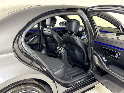 Used 2023 Mercedes-Benz S 500 4MATIC image 25