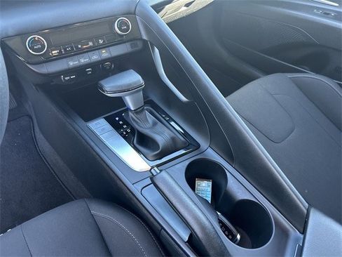 Used 2023 Hyundai Elantra SEL image 22