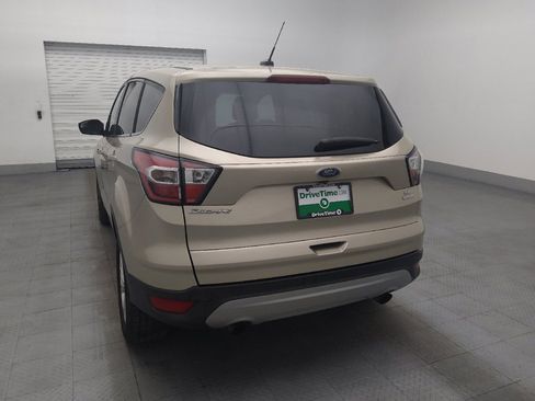 Used 2017 Ford Escape SE FWD image 6