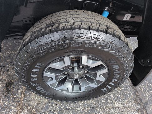 Used 2023 Toyota Tacoma TRD Off-Road w/ Technology Package image 10