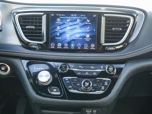 Used 2020 Chrysler Pacifica Limited w/ Advanced Safetytec Group image 13